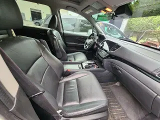 Honda Pilot 2020 AWD Touring 4dr SUV con asientos del capitán trasero