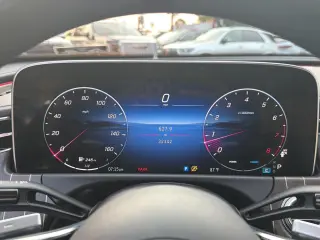 Mercedes-Benz Clase E 2025 tracción integral E 350 4MATIC 4dr Sedán