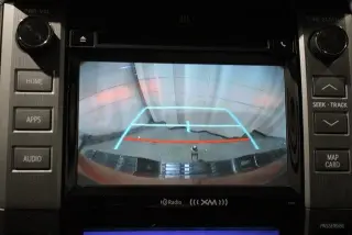 Toyota Tundra 2017 4x4 Limited 4dr CrewMax Cab Pickup SB (5.7L V8 FFV)