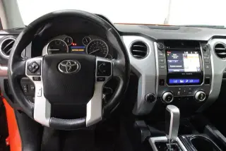 Toyota Tundra 2017 4x4 Limited 4dr CrewMax Cab Pickup SB (5.7L V8 FFV)
