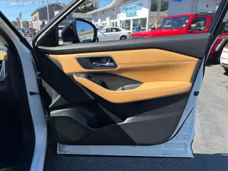 Nissan Rogue 2022 AWD Platinum 4p Crossover