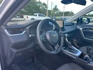 Toyota RAV4 2024 XLE 4dr SUV