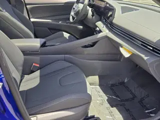 Hyundai ELANTRA 2025 SEL Conveniencia 4p Sedán