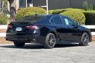 Toyota Camry 2024 SE Sedán 4p.