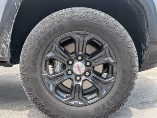 GMC Canyon 2024 4x2 Elevation 4dr Crew Cab 5 ft. SB