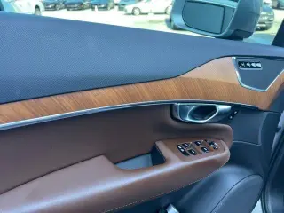 Volvo XC90 2023 4x4 B5 Plus Bright Theme 4p SUV