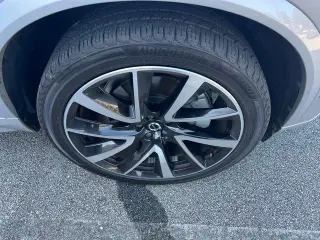 Volvo XC90 2023 4x4 B5 Plus Bright Theme 4p SUV