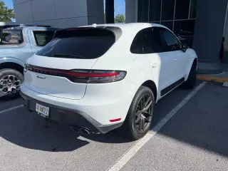 Porsche Macan 2023 4x4 T 4p SUV