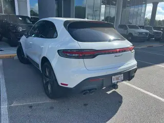 Porsche Macan 2023 4x4 T 4p SUV