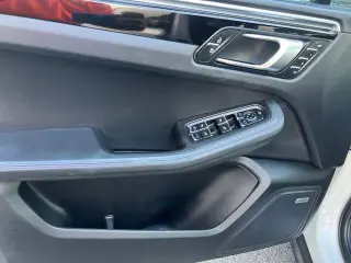 Porsche Macan 2023 4x4 T 4p SUV
