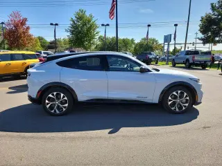 Ford Mustang Mach-E 2023 AWD Premium 4dr SUV