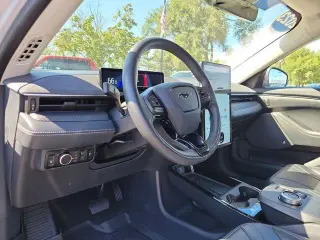 Ford Mustang Mach-E 2023 AWD Premium 4dr SUV