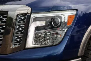 Nissan Titan XD 2016 4x4 S 4dr Crew Cab Pickup (Diésel)