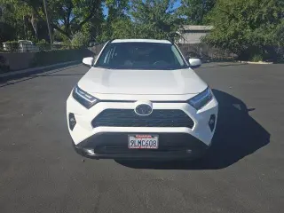 Toyota RAV4 2024 AWD XLE SUV de 4 puertas