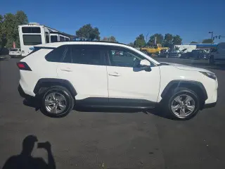 Toyota RAV4 2024 AWD XLE SUV de 4 puertas