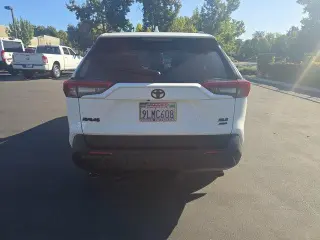 Toyota RAV4 2024 AWD XLE SUV de 4 puertas