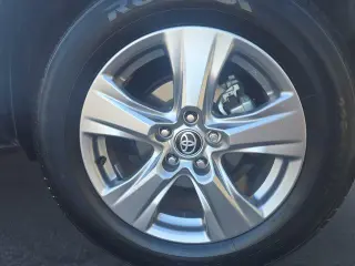 Toyota RAV4 2024 AWD XLE SUV de 4 puertas
