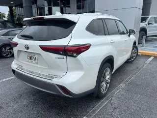Toyota Highlander Hybrid 2022 AWD Platinum 4dr SUV