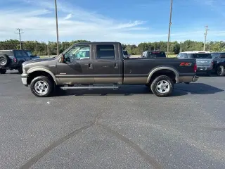 Ford F-250 Super Duty 2006 Lariat 4dr Crew Cab 4WD SB