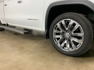 GMC Sierra 1500 2023 4x4 Denali 4dr Crew Cab 5.8 ft. SB