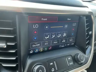 GMC Acadia 2023 Denali 4p SUV