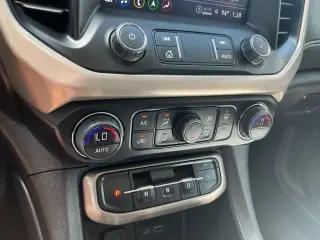 GMC Acadia 2023 Denali 4p SUV