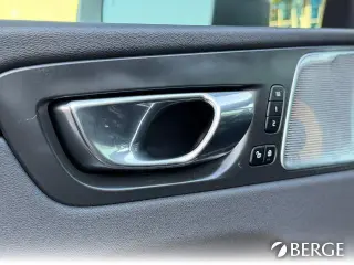 Volvo XC60 2018 AWD T6 R-Design 4dr SUV