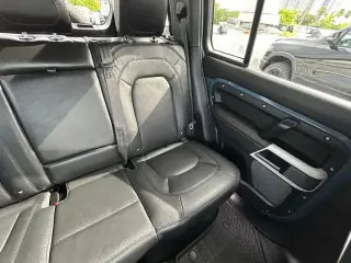 Land Rover Defender 2024 4x4 110 P300 S 4p SUV