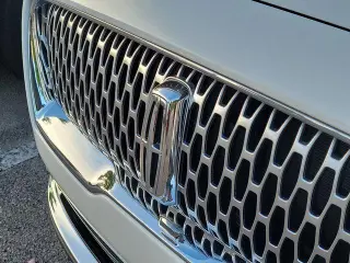 Lincoln Nautilus 2023 4x4 Estándar 4p SUV