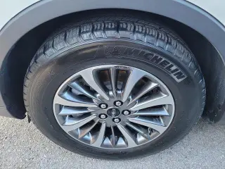 Lincoln Nautilus 2023 4x4 Estándar 4p SUV