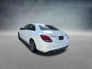 Mercedes-Benz Clase C 2016 C 300 4dr Sedán