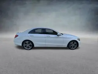 Mercedes-Benz Clase C 2016 C 300 4dr Sedán