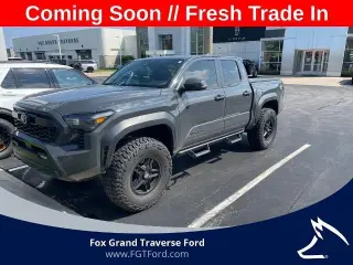 Toyota Tacoma 2024 4x4 SR5 4dr Cabina Doble 5.0 ft SB