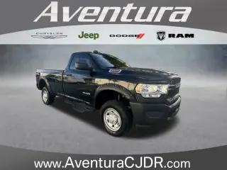 Ram 2500 2022 4x4 Tradesman Cabina Regular 2 puertas Pickup 8 pies LB
