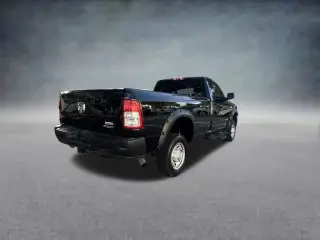 Ram 2500 2022 4x4 Tradesman Cabina Regular 2 puertas Pickup 8 pies LB