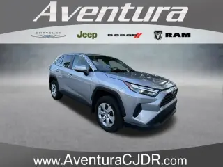 Toyota RAV4 2024 LE 4p SUV
