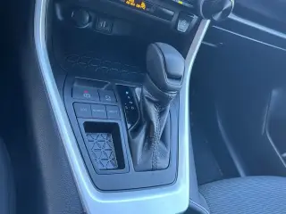 Toyota RAV4 2024 LE 4p SUV