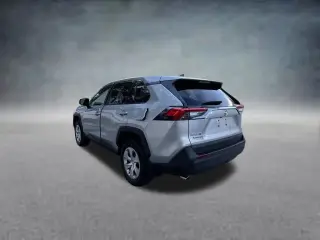 Toyota RAV4 2024 LE 4p SUV