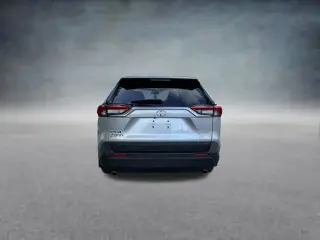 Toyota RAV4 2024 LE 4p SUV