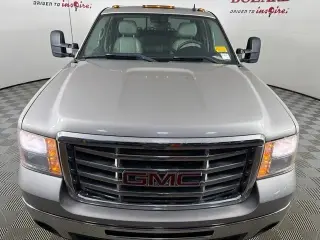 GMC Sierra 3500HD 2009 4x4 SLT 4dr Crew Cab LB DRW