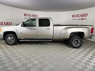 GMC Sierra 3500HD 2009 4x4 SLT 4dr Crew Cab LB DRW
