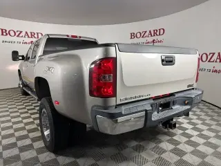 GMC Sierra 3500HD 2009 4x4 SLT 4dr Crew Cab LB DRW
