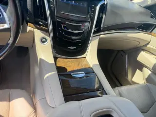Cadillac Escalade 2019 4x4 Premium Luxury SUV 4 puertas