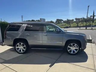 Cadillac Escalade 2019 4x4 Premium Luxury SUV 4 puertas