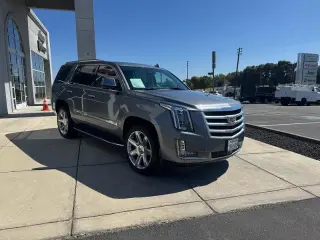 Cadillac Escalade 2019 4x4 Premium Luxury SUV 4 puertas