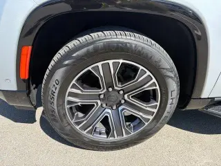 Jeep Wagoneer L 2024 4x4 Serie II 4p SUV