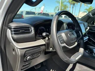 Jeep Wagoneer L 2024 4x4 Serie II 4p SUV
