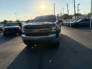 Chevrolet Silverado 1500 2021 4x4 LT 4dr Cabina de tripulación completa 5.8 pies BA con 1LT