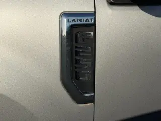 Ford F-250 Super Duty 2017 4x4 Lariat 4p Puerta Corrediza Cabina de Tripulación de 6.8 pies