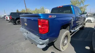 Chevrolet Silverado 1500 2015 4x4 LT Cabina Eureka con 4 puertas y caja de carga de 5,8 pies